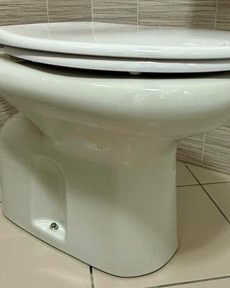 Coppia di sanitari bagno
