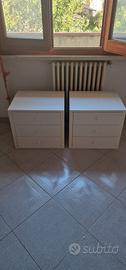 Due Comodini Da Camera Con Cassetti In Legno