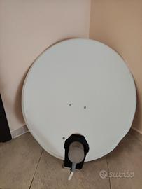 Parabola satellitare completa con LNB funzionante 