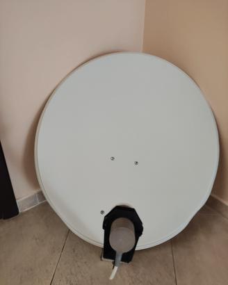 Parabola satellitare completa con LNB funzionante 