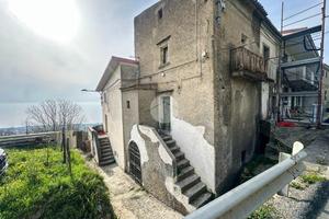 2 LOCALI A FUSCALDO