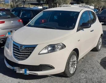 Lancia Ypsilon 2014 metano UNIPRO
