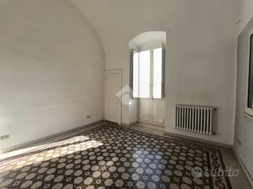 2 LOCALI A BARI