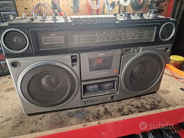 Stereo portatile Sanyo vintage