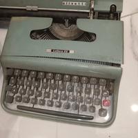 MACCHINA DA SCRIVERE OLIVETTI LETTERA 22