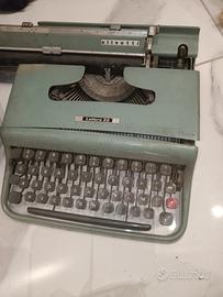 MACCHINA DA SCRIVERE OLIVETTI LETTERA 22