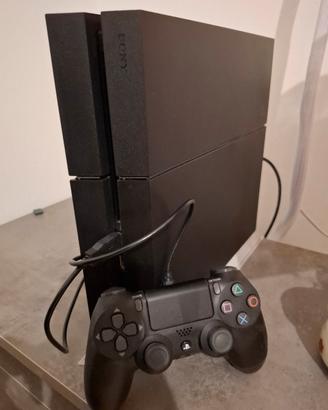 PS4 500GB (Chassis C) + 8 giochi + HDD esterno 2TB