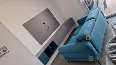 Divano due posti nuovo