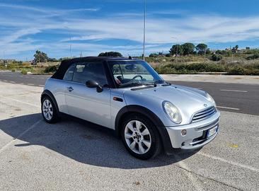 Mini cabrio d'epoca  bmw 1600 cc anno 2005 