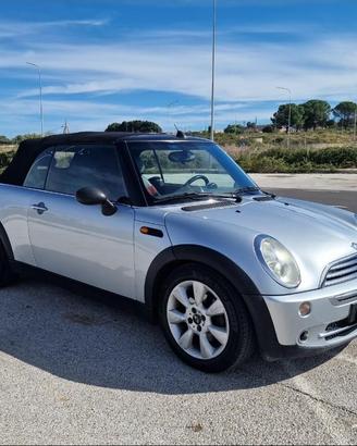 Mini cabrio d'epoca  bmw 1600 cc anno 2005 