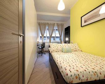 Stanza in appartamento di 137 m² a Roma