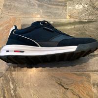 Tommy Hilifiger sneakers