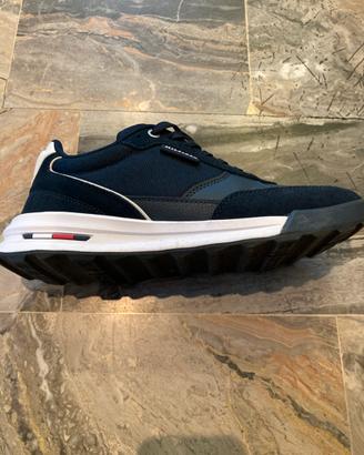 Tommy Hilifiger sneakers
