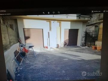 Si vendono 2 garage altezza 3 MT. Cat. C/6.