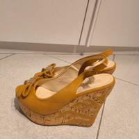 sandalo senape con zeppa comodissima 