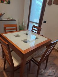 Tavolo legno e vetro più 4 sedie