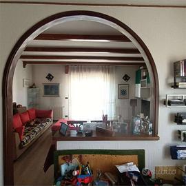 Appartamento di 168 m² con 5 locali e box auto a R