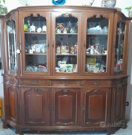 credenza in legno in buono stato