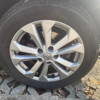 Cerchi in lega Nissan da 17