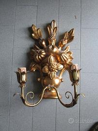 applique in legno con vaso dorato a 2 luci bronzat