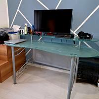 scrivania di vetro