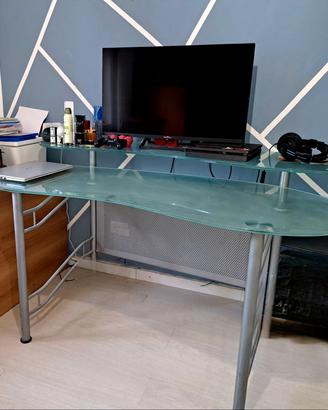 scrivania di vetro