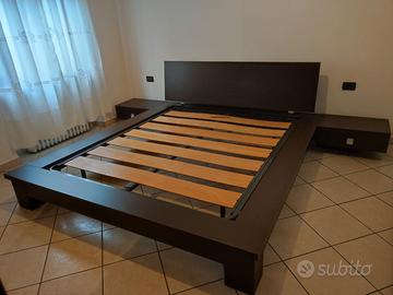 Letto matrimoniale con comodini 