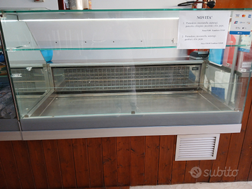 Bancone frigo e bancone riscaldabile