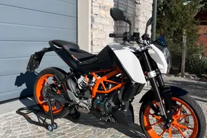 KTM Duke 390 (2016) – 18.000 km