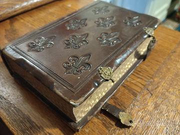 antico libro fine 800 rilegatura preziosa