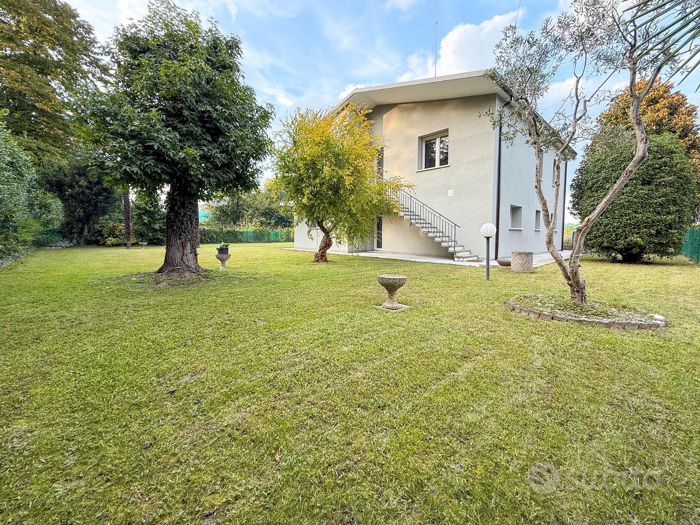 House, 250 m²