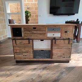 Mobile in legno massello