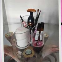 porta cosmetici e pennelli