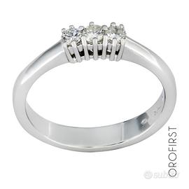 Anello trilogy oro bianco e diamanti 0,19ct