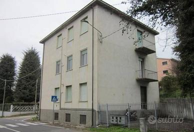 Immobile in asta di 94 m² con 3 locali a Casteggio