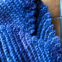 Scialle, cappello e mezzi guanti in lana