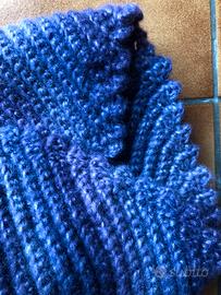 Scialle, cappello e mezzi guanti in lana