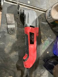 Utensile multifunzione per falegname muratore