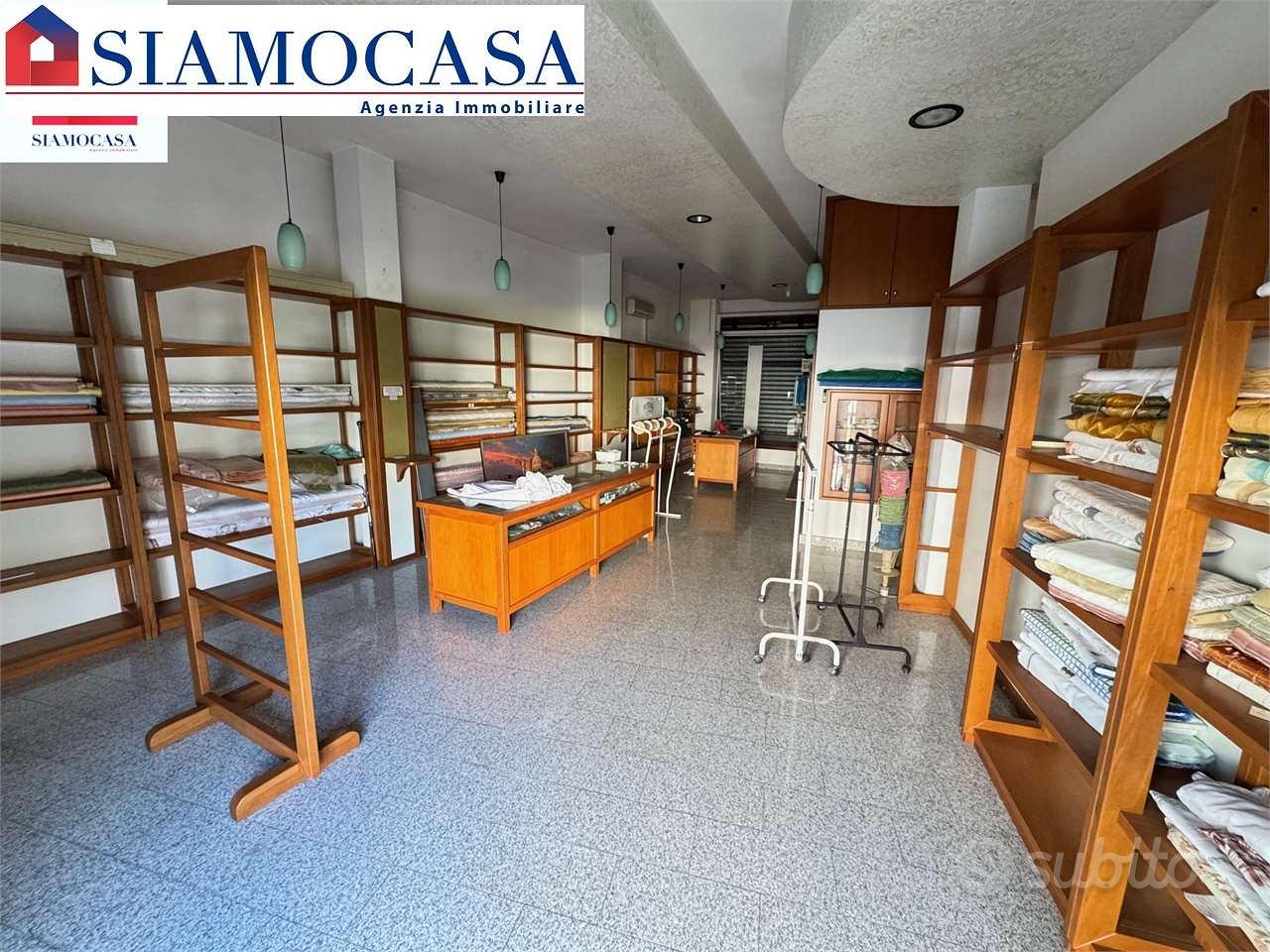 Casa con appartamento, locale commerciale e garage - Vista 4
