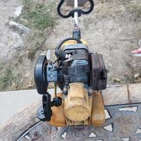 Decespugliatore per giardino