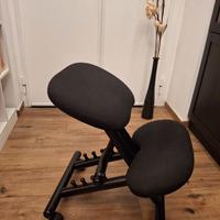 Sedia ergonomica nera marchio CINIUS