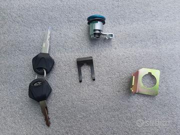 SERRATURA SELLA YAMAHA R6  R1