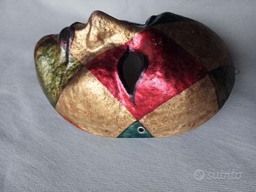 Maschera carnevale cartapesta Arlecchino