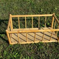 Lettino in legno-Misure: 60x35 h24