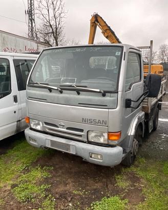 CABINA COMPLETA NISSAN CABSTAR 2004