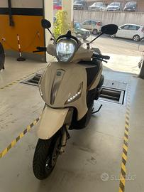 Beverly 350