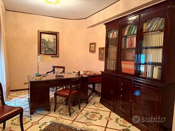 studio in legno e pelle anni 80 