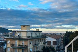 Montegranaro attico panoramico in buono stato