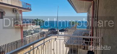 Appartamento con garage a Roccalumera
