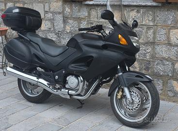 Honda deauville 650